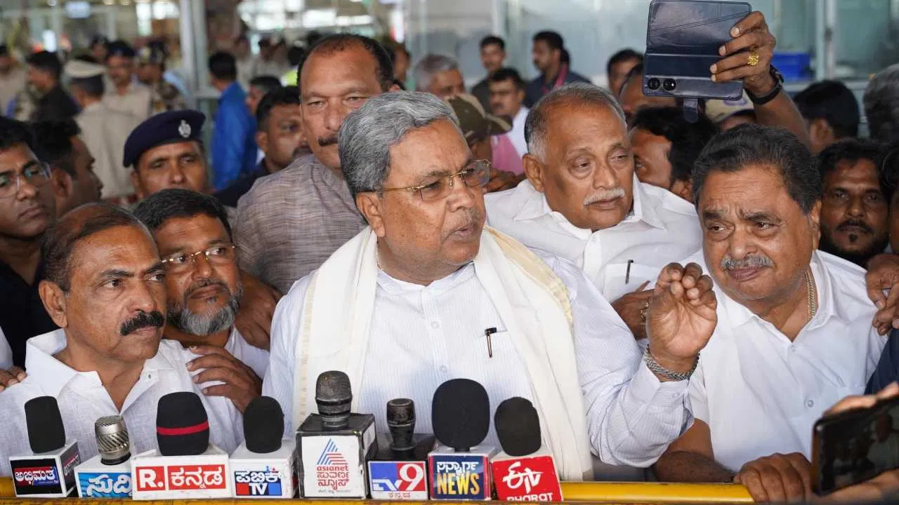 ರಾಜ್ಯದಲ್ಲಿ ಬಸ್ ಟಿಕೆಟ್ ದರ ಏರಿಕೆಯ ಸುದ್ದಿ; ಸಿಎಂ ಸಿದ್ದರಾಮಯ್ಯ ಹೇಳಿದ್ದೇನು?