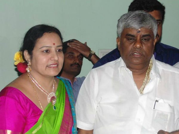 ಮಕ್ಕಳು ಜೈಲು ಪಾಲು; ದೈಹಿಕವಾಗಿ, ಮಾನಸಿಕವಾಗಿ ಕುಗ್ಗಿದ ಭವಾನಿ!