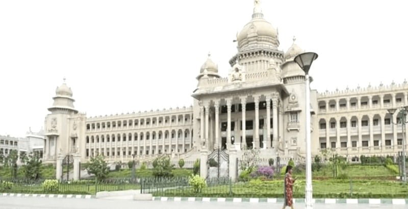 ಶಾಲೆ ಆರಂಭವಾಗಿ ಅರ್ಧ ವರ್ಷ ಮುಗಿದರೂ ಮಕ್ಕಳ ಕೈ ಸೇರದ ಪಠ್ಯ ಪುಸ್ತಕಗಳು!