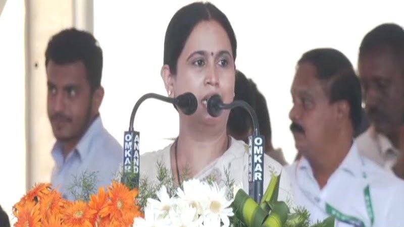 ಕೋಡಿಮಠದ ಶ್ರೀಗಳ ವಿರುದ್ಧವೇ ಗರಂ ಆದ ಲಕ್ಷ್ಮೀ ಹೆಬ್ಬಾಳ್ಕರ್?