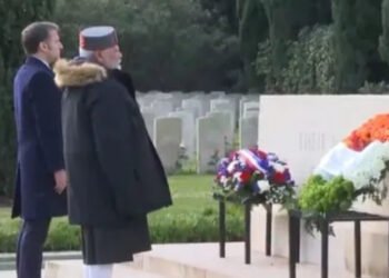 ಯುದ್ಧ ಸ್ಮಶಾನಕ್ಕೆ ಭೇಟಿ ನೀಡಿ ಭಾರತೀಯ ಹುತಾತ್ಮ ಸೈನಿಕರಿಗೆ ಗೌರವ ಸಲ್ಲಿಸಿದ ಪ್ರಧಾನಿ!