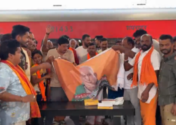 ಪ್ರಯಾಗ್ ರಾಜ್ ಗೆ ಹೋಗಿದ್ದವರಿಂದ ಯಡಿಯೂರಪ್ಪ ಹುಟ್ಟು ಹಬ್ಬ ಆಚರಣೆ