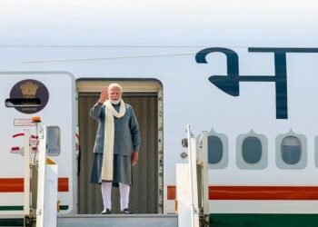 PM Modi : ಪ್ರಧಾನಿ ಮೋದಿಯ ವಿಮಾನಕ್ಕೆ ಬಾಂಬ್​ ಬೆದರಿಕೆ, ಮುಂಬೈ ಪೊಲೀಸರು ಹೇಳಿದ್ದೇನು?