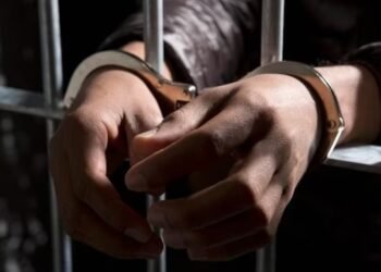 ಅಮಿತ್ ಶಾ ಪುತ್ರನೆಂದು ಹೇಳಿ ಬಿಜೆಪಿ ಶಾಸಕನಿಂದ 5 ಲಕ್ಷ ರೂ.ಗೆ ಬೇಡಿಕೆ!