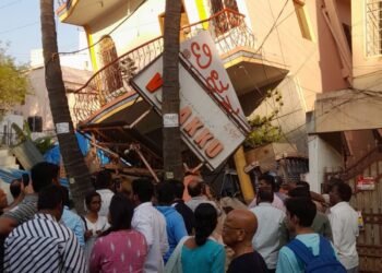 ಬೆಂಗಳೂರಿನಲ್ಲಿ ಎರಡಂತಸ್ತಿನ ಕಟ್ಟಡ ದಿಢೀರ್ ಕುಸಿತ!