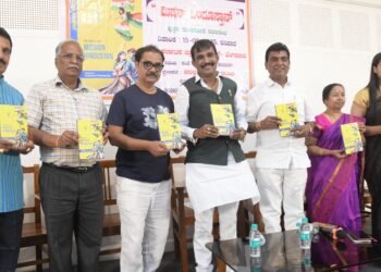 ಯುವಕರು ಪುಸ್ತಕ ಓದುವ ಹವ್ಯಾಸ ಬೆಳೆಸಿಕೊಳ್ಳಿ : ನಿರ್ದೇಶಕ ಶ್ರೀನಿವಾಸ ರಾಜು