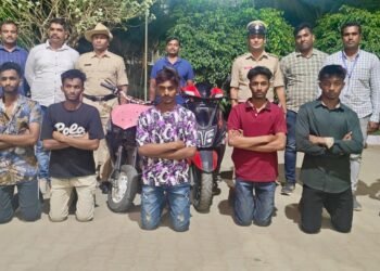 ರಾತ್ರಿ ವೇಳೆ ಮಾರಕಾಸ್ತ್ರ ಹಿಡಿದು ಓಡಾಡಿದ ಪುಂಡರು ಲಾಕ್