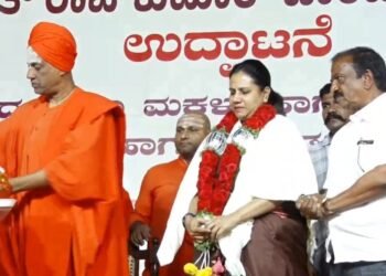 ಸಿದ್ದಗಂಗಾ ಮಠಕ್ಕೆ ಭೇಟಿ ನೀಡಿದ ಅಶ್ವನಿ ಪುನೀತ್ ರಾಜಕುಮಾರ್