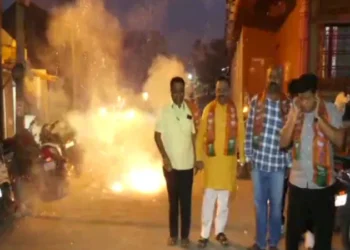 ಯತ್ನಾಳ್ ಉಚ್ಛಾಟನೆ: ಸಂಭ್ರಮಾಚರಣೆ