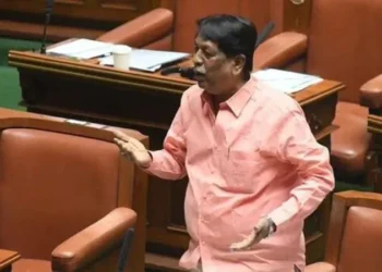 ಗಂಡಸರಿಗೆ ಉಚಿತ ಮದ್ಯ ಕೊಡಬೇಕಂತೆ!