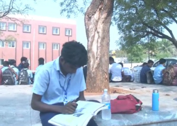 ತಂದೆ ಕಳೆದುಕೊಂಡ ನೋವಿನಲ್ಲೂ ಪರೀಕ್ಷೆ ಬರೆದ ವಿದ್ಯಾರ್ಥಿ!