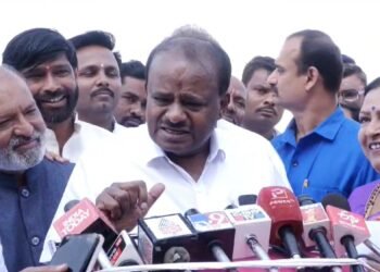 ಡಿಕೆಶಿ ವಿರುದ್ಧ ವಾಗ್ದಾಳಿ ನಡೆಸಿದ ಕುಮಾರಸ್ವಾಮಿ