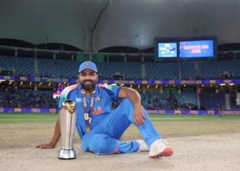 Rohit Sharma : ಏಕದಿನ ಕ್ರಿಕೆಟ್ ನಿವೃತ್ತಿ ಹೇಳಿಕೆಯನ್ನು ಒಂದೇ ಮಾತಲ್ಲಿ ಬಂದ್ ಮಾಡಿಸಿದ ರೋಹಿತ್ ಶರ್ಮಾ