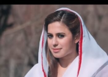 ಗೋಲ್ಡ್ ಸ್ಮಗ್ಲಿಂಗ್ ಬ್ಯೂಟಿಗೆ ಐಟಿ ಶಾಕ್!