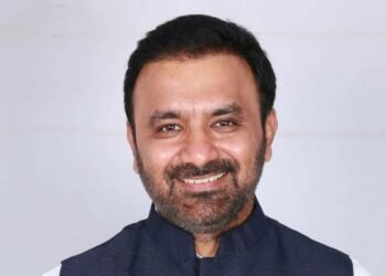 ಕಾಂಗ್ರೆಸ್ ನಲ್ಲಿ ಮತ್ತೋರ್ವ ನಾಯಕ ಸಿಎಂ ಅಭ್ಯರ್ಥಿ: ಮತ್ತೊಂದು ಹೆಸರು ಸೇರಿಸಿದ ಸ್ವಾಮೀಜಿ