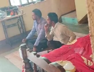 ಕಂತು ಕಟ್ಟುವಂತೆ ಪಟ್ಟು ಹಿಡಿದು ಸಾಲಗಾರರ ಮನೆಯಲ್ಲೇ ಕುಳಿತ ಫೈನಾನ್ಸ್ ಸಿಬ್ಬಂದಿ