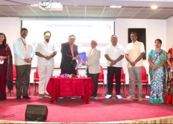 ಪ್ರಾಮಾಣಿಕತೆ, ಮಾನವೀಯತೆ ಮರೆಯದಿರಿ: ಸಂತೋಷ್ ಹೆಗ್ಡೆ