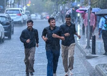 ಅವಳಿ ನಗರದಲ್ಲಿ ಭಾರೀ ಮಳೆ: ಸಿಡಿಲಿಗೆ ವ್ಯಕ್ತಿ ಬಲಿ