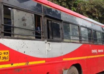 ಕರ್ನಾಟಕ ಬಸ್ ಮೇಲೆ ಕಲ್ಲು ತೂರಾಟ!