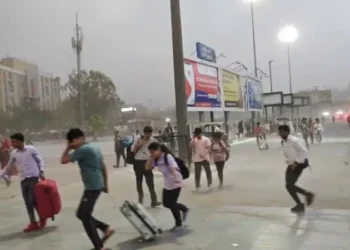 ದೆಹಲಿಯಲ್ಲಿ ಭಾರೀ ಬಿರುಗಾಳಿ: ಆತಂಕ