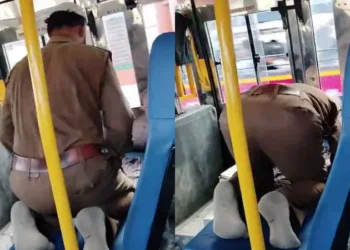 ಬಸ್ ನಿಲ್ಲಿಸಿ ನಮಾಜ್ ಮಾಡಿದ ಚಾಲಕ