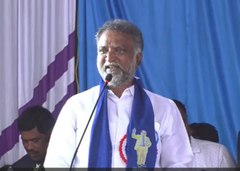 ಪಾಲಿಕೆ ಆಯುಕ್ತೆ ರೇಣುಕಾ ಕಾಲಿಗೆ ಬೀಳ್ತೀನಿ ಎಂದ ಶಾಸಕ!