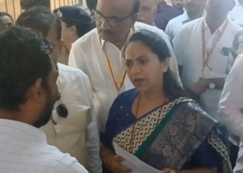 ದಾವಣಗೆರೆ ಜಿಲ್ಲಾಸ್ಪತ್ರೆಗೆ ಚೌಧರಿ ಭೇಟಿ: ಫುಲ್ ಗರಂ