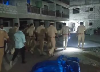 Meerat Murder: ಪ್ರಿಯಕರನೊಂದಿಗೆ ಸಿಕ್ಕಿಬಿದ್ದ ಪತ್ನಿ: “ಮೀರತ್ ಮರ್ಡರ್” ನೆನಪಿದೆಯಲ್ಲಾ ಎಂದು ಪತಿಗೆ ಬೆದರಿಕೆ!