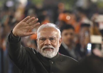 Modi in Varanasi: 50ನೇ ಬಾರಿಗೆ ಮೋದಿ ವಾರಾಣಸಿ ಭೇಟಿ: 3880 ಕೋಟಿಯ ಯೋಜನೆಗಳ ಶಿಲಾನ್ಯಾಸ, ಉದ್ಘಾಟನೆ