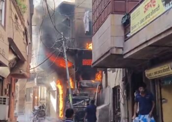 ಸಿಲಿಂಡರ್ ಸ್ಫೋಟದ ಬಳಿಕ ಮನೆಯಲ್ಲಿದ್ದ ಹಿಜಾಬ್ ತರಲು ಹೋದ ಯುವತಿಯ ಸಾವು!