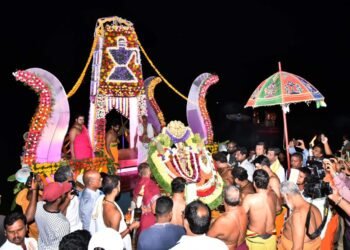 ಅದ್ದೂರಿಯಾಗಿ ನಡೆದ ನಂಜುಂಡೇಶ್ವರನ ತೆಪ್ಪೋತ್ಸವ!
