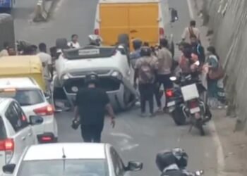 ಯಶವಂತಪುರ ಫ್ಲೈ ಓವರ್ ಬಳಿ ಕಾರು ಪಲ್ಟಿ