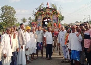 ಅಮ್ಮಿನಬಾವಿಯಿಂದ ಯಲ್ಲಮ್ಮನಗುಡ್ಡಕ್ಕೆ ಪಾದಯಾತ್ರೆ
