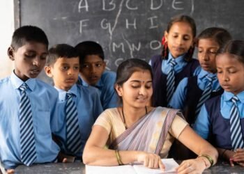 ವಿದೇಶದಲ್ಲಿ ಶಿಕ್ಷಕರ ಹುದ್ದೆಗಳಿಗೆ ಲಕ್ಷಾಂತರ ರೂ. ಸಂಬಳ; ಅರ್ಜಿ ಸಲ್ಲಿಕೆಗೆ ಇಂದೇ ಕೊನೆಯ ದಿನ