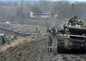 ಯುದ್ಧ ವೆಚ್ಚ ಭರಿಸಲು ಉಕ್ರೇನ್ ಹೆಣಗಾಟ: ನೀಲಿ ಚಿತ್ರದ ಮೊರೆ ಹೋಗಿದ್ದೇಕೆ ಜೆಲೆನ್ ಸ್ಕಿ?