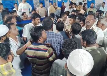 ಪೌರಾಯುಕ್ತ, ಅಧ್ಯಕ್ಷರಿಗೆ ಮುತ್ತಿಗೆ ಹಾಕಿ ಪ್ರತಿಭಟನೆ