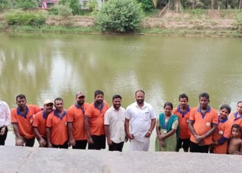 ಕಿರಿಮಂಜೇಶ್ವರದ ಅಗಸ್ತ್ಯೇಶ್ವರ ದೇವಸ್ಥಾನದ ಕೆರೆ ಸ್ವಚ್ಛತೆ!