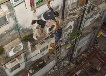 Fire Accident: ಕೋಲ್ಕತ್ತಾದ ಹೋಟೆಲ್‌ನಲ್ಲಿ ಅಗ್ನಿ ದುರಂತ: 14 ಸಾವು, ಹಲವರಿಗೆ ಗಾಯ