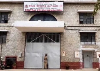 ಲಂಚಕ್ಕಾಗಿ ಕೈದಿಯ ಮೇಲೆ ಹಲ್ಲೆ ಆರೋಪ!