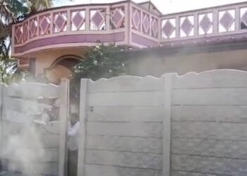 ಕಂಪೌಂಡ್ ವಿಚಾರಕ್ಕೆ ಎರಡು ಕುಟುಂಬಗಳ ಮಧ್ಯೆ ಗಲಾಟೆ