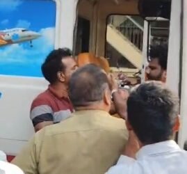 ಬ್ರೇಕ್ ಫೇಲ್ ಆಗಿ ತರಕಾರಿ ಅಂಗಡಿಗೆ ನುಗ್ಗಿದ ಆಂಬುಲೆನ್ಸ್