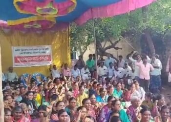 ಗಣಿ ಮತ್ತು ಭೂ ವಿಜ್ಞಾನ ಇಲಾಖೆ ವಿರುದ್ಧ ರೋಚ್ಚಿಗೆದ್ದ ಗ್ರಾಮಸ್ಥರು