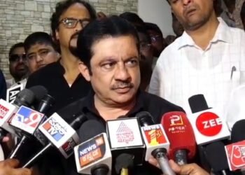 ಮೋದಿ ಬೆನ್ನ ಹಿಂದೆ ನಾವು; ಜಮೀರ್