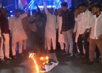 ಹಿಂದೂ ಮುಸ್ಲಿಂ ಯುವಕರಿಂದ ಪಾಕ್ ವಿರುದ್ಧ ಆಕ್ರೋಶ