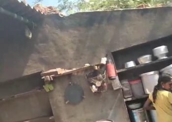 ಗಾಳಿ ಮಳೆಗೆ ಮನೆ ಮೇಲ್ಚಾವಣಿ ಕುಸಿತ