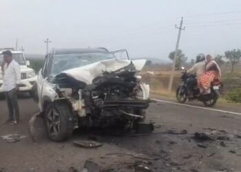 ಭೀಕರ ಅಪಘಾತಕ್ಕೆ ಇಬ್ಬರು ಬಲಿ