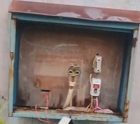 ಪಂಪಸೆಟ್‌ನಲ್ಲಿ ಬುಸುಗುಟ್ಟ ನಾಗಪ್ಪ