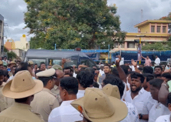 ಹಿಂದೂ ಅಂಗಡಿಗಳನ್ನೇ ಟಾರ್ಗೆಟ್ ಮಾಡಿ ಪ್ರತಿಭಟನೆ