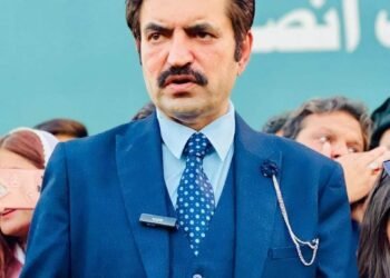 India-Pak War: ಭಾರತ-ಪಾಕ್ ಯುದ್ಧ ನಡೆದರೆ ನಾನು ಲಂಡನ್‌ಗೆ ಪರಾರಿಯಾಗುವೆ: ಪಾಕ್ ಸಂಸದ!