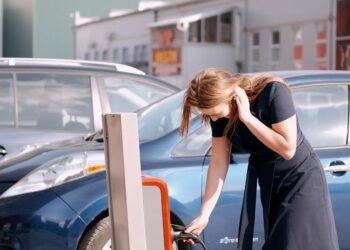 ಎಲೆಕ್ಟ್ರಿಕ್ ವಾಹನಗಳ ಬ್ಯಾಟರಿಗಳನ್ನು ಈ ರೀತಿ ಮೆಂಟೇನ್ ಮಾಡಿ, ಇಲ್ಲಿವೆ ಸರಳ ಟಿಪ್ಸ್​